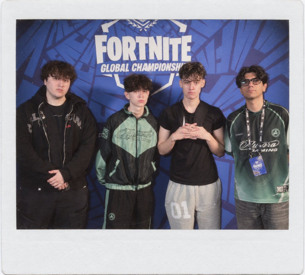 AuroraGaming_GG's tweet photo. dream team 💙
@t3enyFN @shxrkFNBR @At0m_GG @QueasyFN https://t.co/Y6MI4c5kZJ