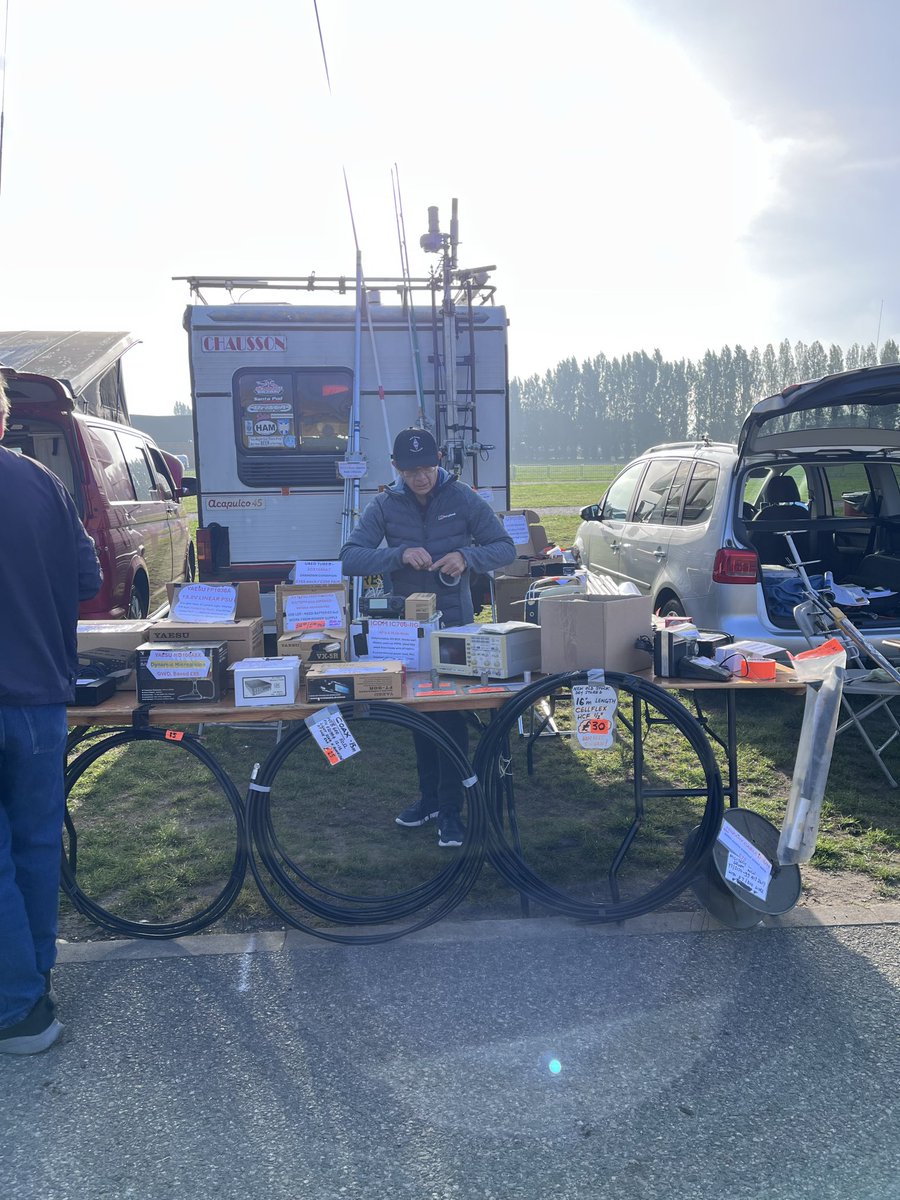 g6rby's tweet photo. Friday - Newark Hamfest, UK. My yearly opportunity to ‘rightsize’ my #hamradio gear based on what I haven’t used in the past year, plus meet old and new friends. Thanks to my old pal Richard (pictured) for the invaluable assistance. Fun day. https://t.co/UtgRb9MzMd