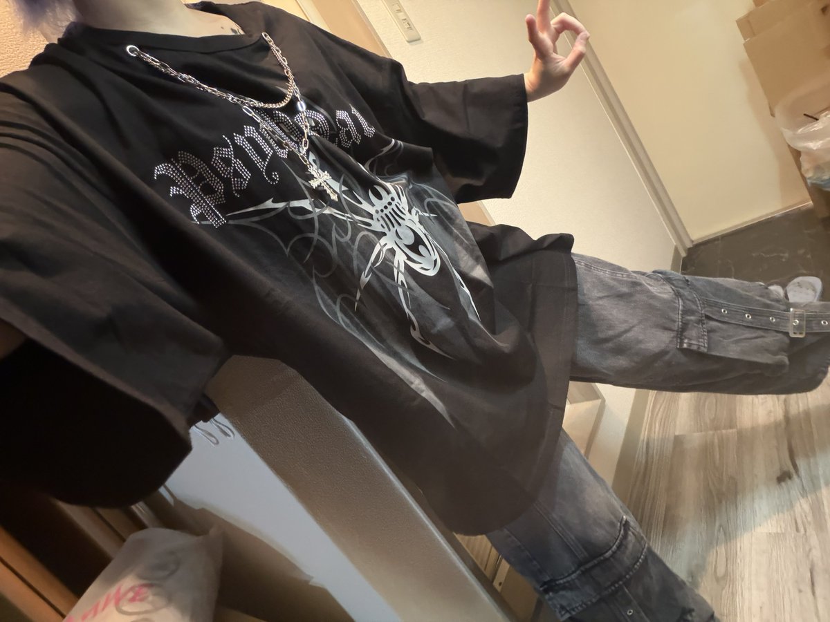 aoisama44's tweet photo. どっちかっていうと服はこっちの方が好き https://t.co/Or5QH8mKjj