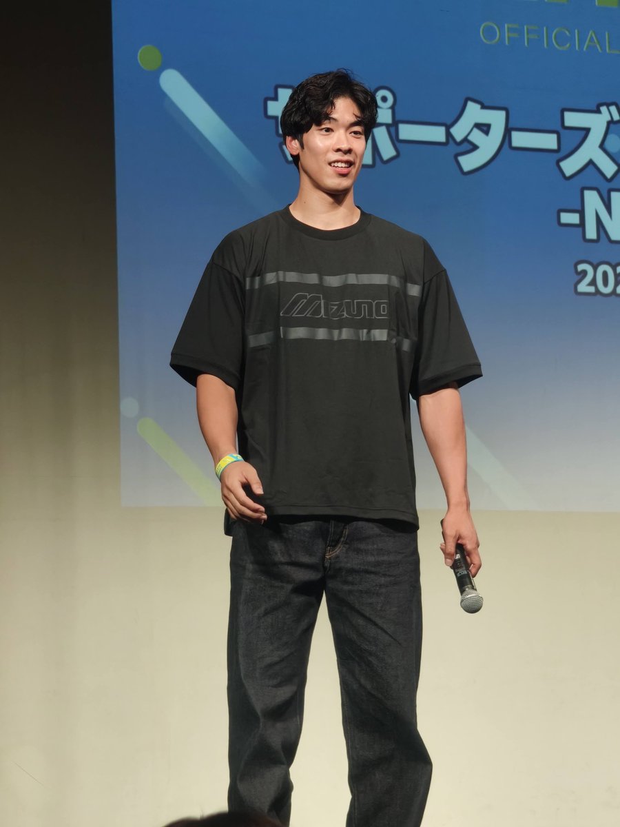x_tri_hk's tweet photo. 2026.09.26

ポーズの要望を聞いてくれている宮浦くん

#宮浦健人サポーターズミーティング2026 https://t.co/vnWxra7IRK