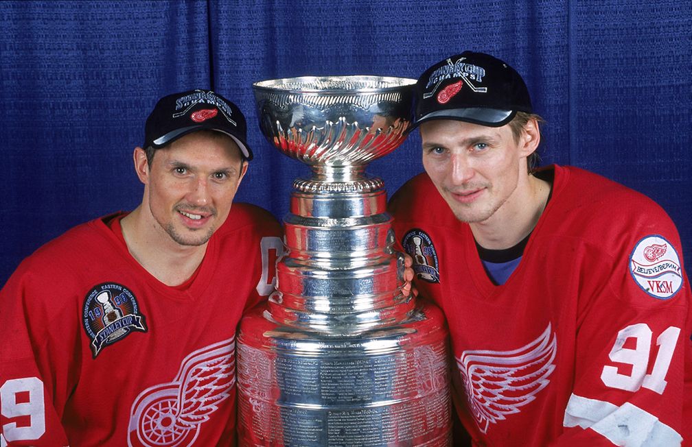jjthomas06's tweet photo. Yzerman and Fedorov - Great Picture 
📸Source: Pinterest https://t.co/74HHNGnGUL