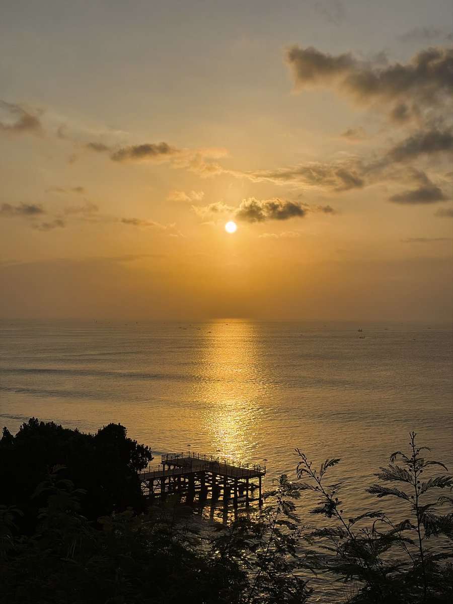 GentlerSeason's tweet photo. Air下的日落🌅 https://t.co/VmukY74qTQ