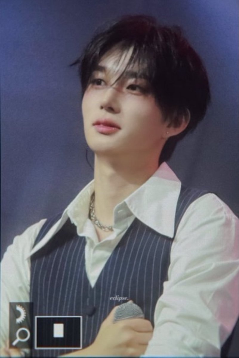 OS4K7's tweet photo. theo and his bangs 🙏🏻 https://t.co/4zZK8IHOOn