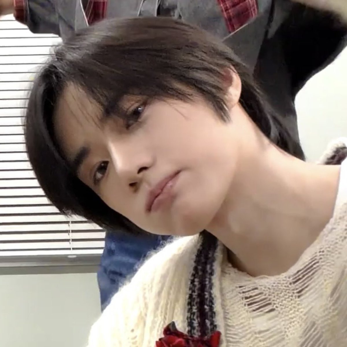 BEOMBASTlC's tweet photo. He's so... >< https://t.co/4chnXtxRIq