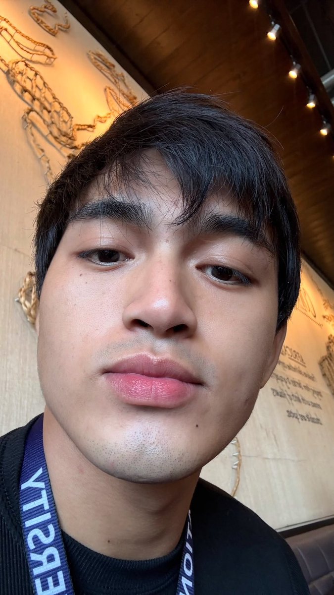 badboi_raymond's tweet photo. What’s your opinion about person who spend their weekend at school? https://t.co/ACaucAACNa