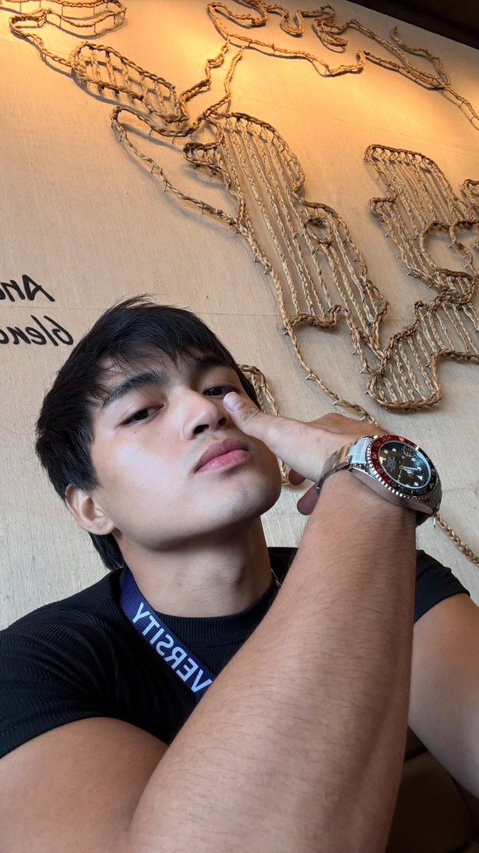 badboi_raymond's tweet photo. What’s your opinion about person who spend their weekend at school? https://t.co/ACaucAACNa