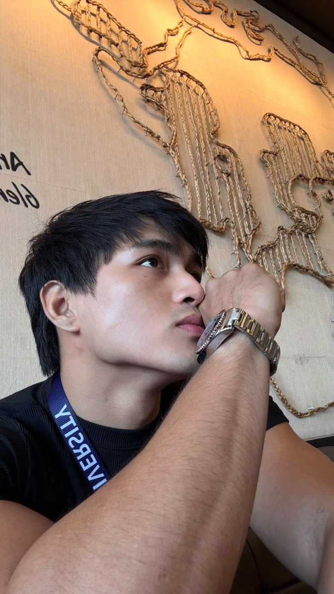 badboi_raymond's tweet photo. What’s your opinion about person who spend their weekend at school? https://t.co/ACaucAACNa