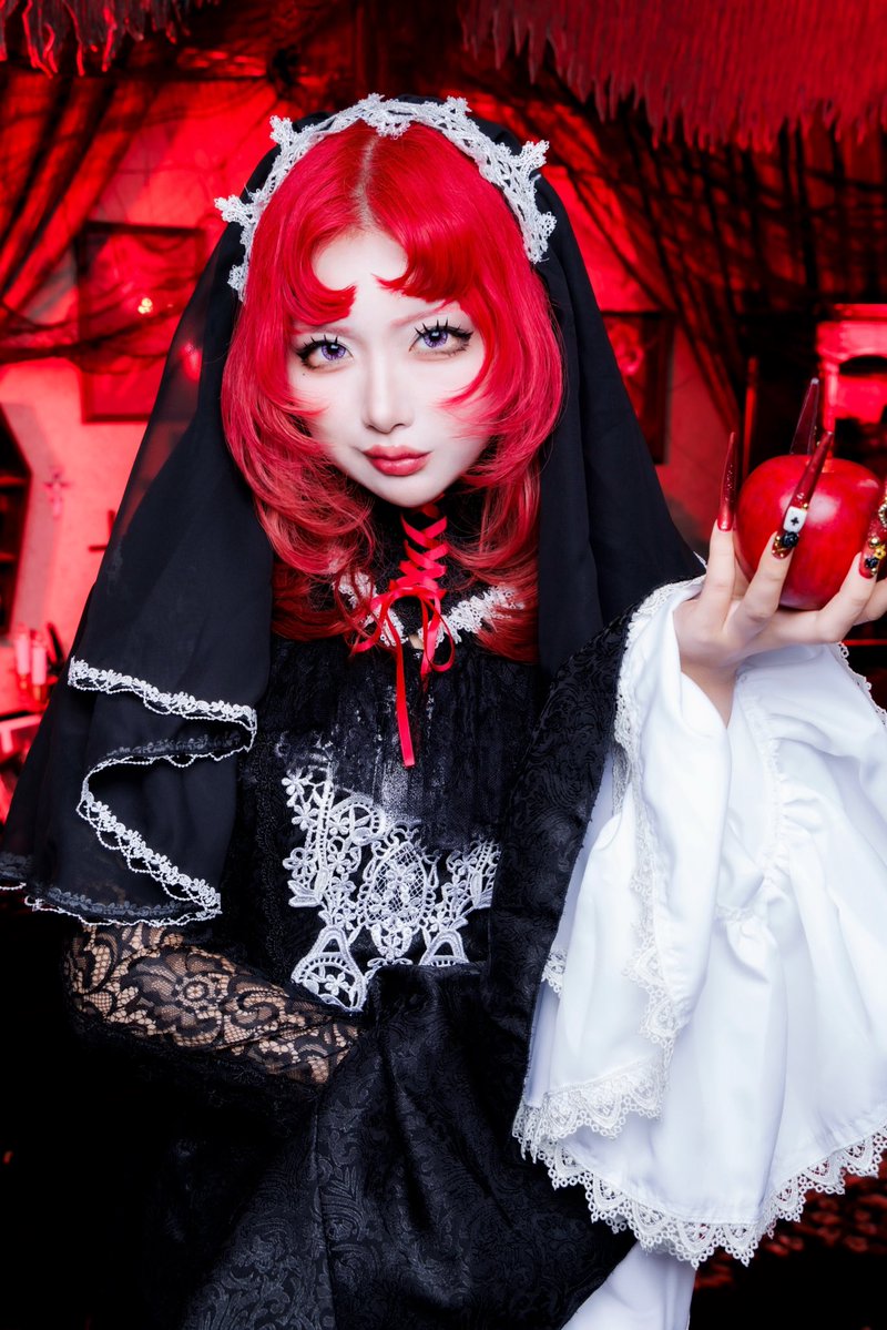 _DaTuRaOfficial's tweet photo. 【1人目公開】

✛••┈┈┈┈••✛••┈┈┈┈••✛

『甘く熟れた毒林檎と共にあな��を狂宴へご招待。』

■メンバーカラー■
🥀 Rose Red

下園れいか
 @Simozono__reika 

✛••┈┈┈┈••✛••┈┈┈┈••✛ https://t.co/bMvp28uaz7