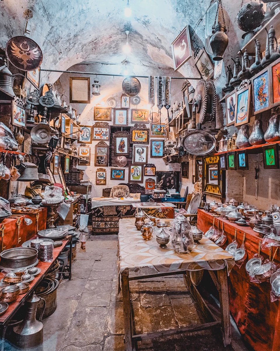 GoTurkiye's tweet photo. A little piece of Mardin deserves a place in your suitcase. ✨
Bittim soap, blue evil eye charms, and iconic blue almond candies—local favourites that keep the Mardin feeling alive long after your trip. #Mardin

For more, follow:
https://t.co/NZjHpqd0LL https://t.co/JMCdD1BbzF
