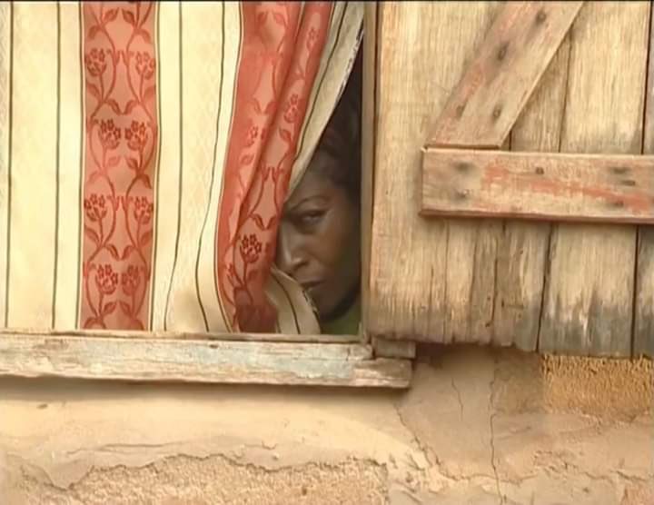 HAkabuogu's tweet photo. Why is Opeyemi manipulating these housemates. When did Bluethopia tell you all these you are spilling abi u don dey eavesdrop for her convos. 

Briefcase zuoike. U no go still win MIP. 
#Bbnaija https://t.co/85YMRNTNZP