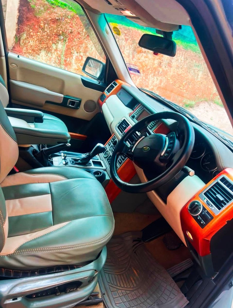 DriveNowUg's tweet photo. 🪙#GOLDEN_DEAL🪙
First to the Land Rover flatanity and the Uganda music industry, our condolences to you for losing the most classic legend from Afrigo Band💔.
To the Range Rover fam that want a 2008/2-8 edition in great shape with a petrol engine come this.
Costs: #Ugx25m https://t.co/GhsOhbvk38