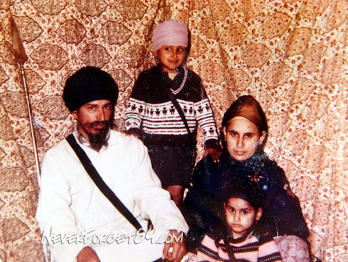 77Arsh77's tweet photo. https://t.co/EqxVce2gOr Giani Mohar Singh Ji this mahapurakh comes from brahmin family and sacrificed his family for khalsa panth while defending against tanks of enemies who entered harmandir sahib,just imagine the reverse osmosis in his mind that made him sacrifice his family🙏 https://t.co/wJz408HP4C