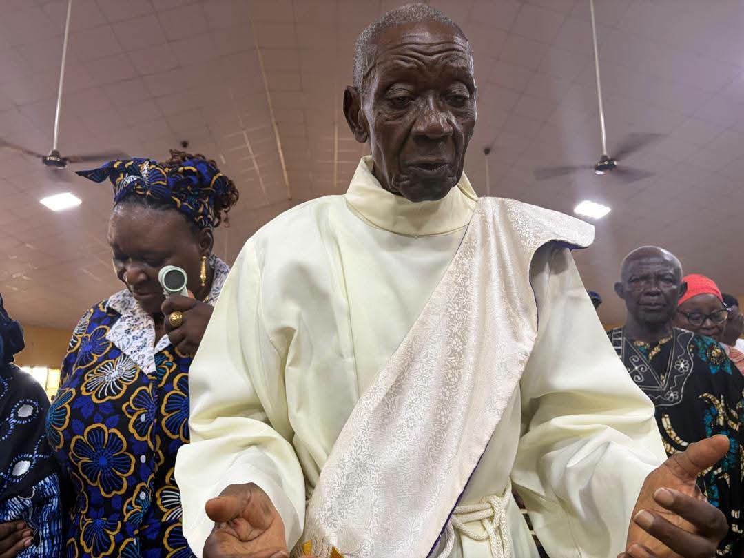 haywhyutd's tweet photo. A grandfather’s heart must be filled with indescribable joy to witness his grandson receive the sacred ministry of the transitory diaconate.

Rev. Timothy Senibi was present at St. Paul’s Catholic Church, Korede-Kabba, yesterday, as his grandson was ordained a deacon alongside three other seminarians. What a beautiful and grace-filled moment for the family, especially for a grandfather witnessing his grandson take another step towards the priesthood.

May the Lord bless the newly ordained deacons, strengthen them in their vocation, and grant them the grace to serve His people faithfully and generously. Amen.

📸 Catholic Diocese of Lokoja

#CatholicDioceseOfLokoja