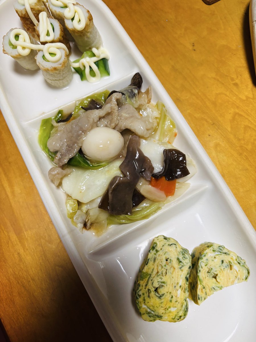iwashitaru's tweet photo. 今夜の夕食 https://t.co/DK664J7l8b