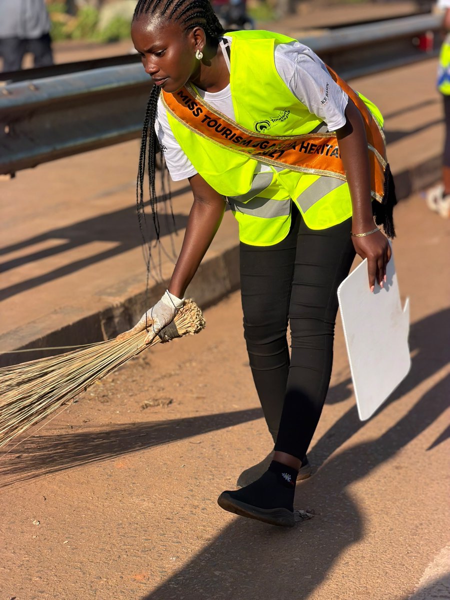 Queenrahmah2026's tweet photo. A beautiful destination deserves a clean environment. Every sweep, every effort and every helping hand counts as we prepare Mbale to host World Tourism Day. #WTD #MissTourismUganda2026 #Mbalecity @misstourismUga @MTWAUganda @TourismBoardUg @ugwildlife @UWEC_EntebbeZoo https://t.co/SRXOiNQNfp