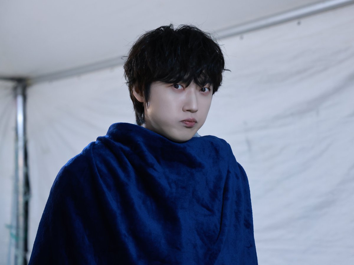 stellarbasket's tweet photo. <- 형                                                             동생 -> https://t.co/TuO1f3XWA4