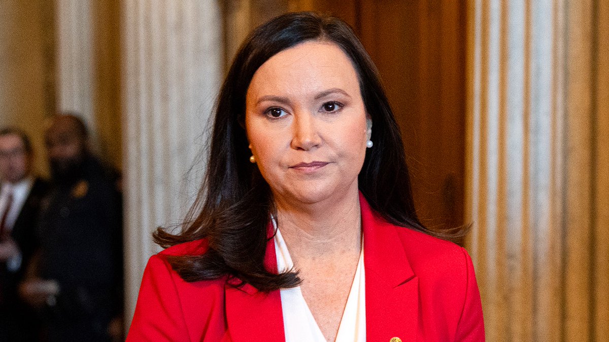 foxnewspolitics's tweet photo. Two powerful federal courts with nationwide reach could soon draw judges from far beyond Washington.

The Federal Circuit and Court of Federal Claims currently require judges to live within 50 miles of D.C.

Now, an unlikely bipartisan duo is pushing to scrap the rule and open the bench to talent nationwide.