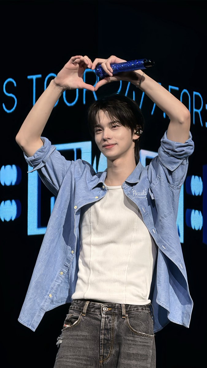 PP_Pascals's tweet photo. ชินยูววววว 😚😚😚

#SHINYU
#247FORYOU_IN_BANGKOK https://t.co/Gsba3mBpL5