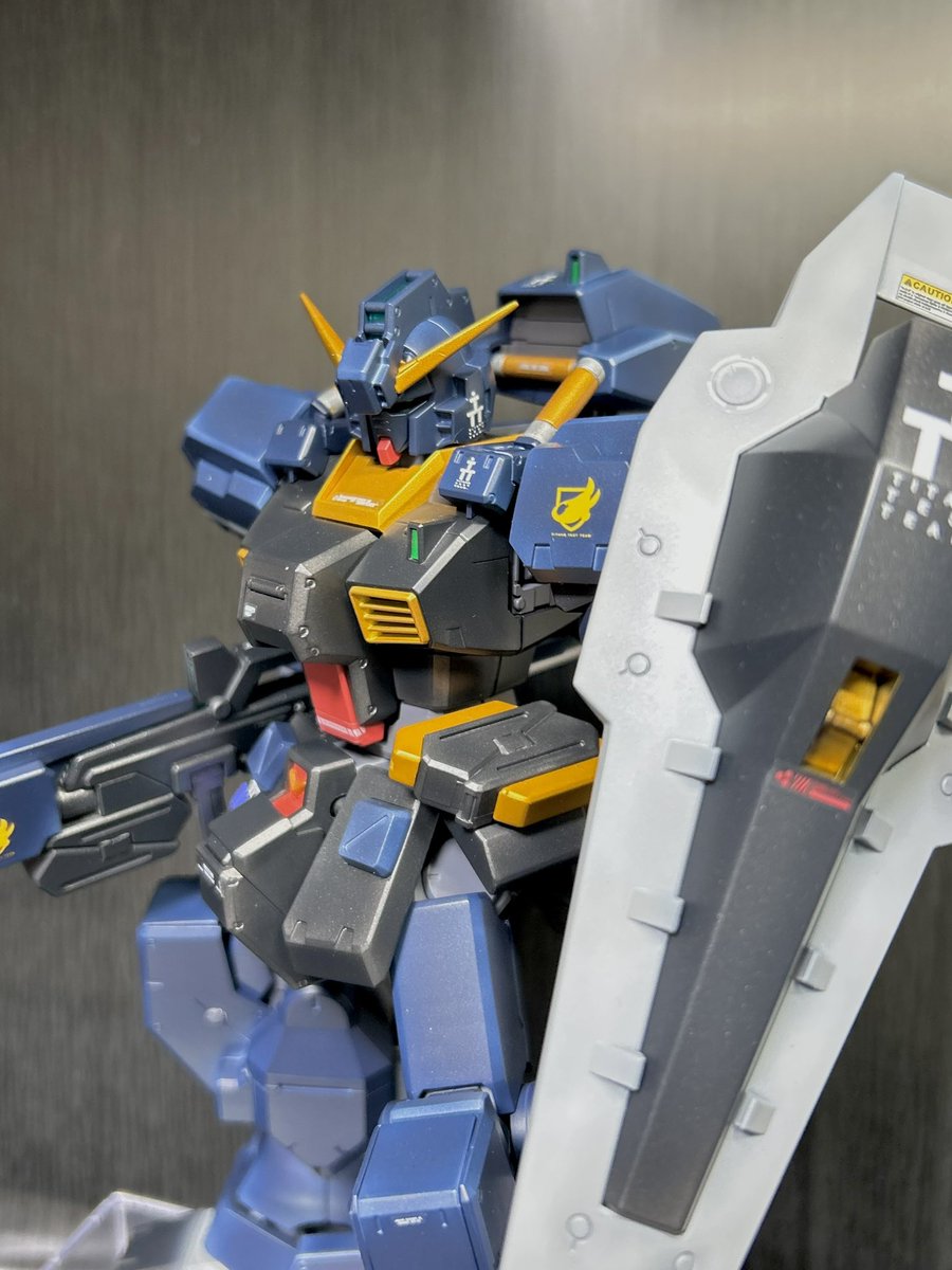 kureisyu's tweet photo. MGヘイズル改　ロングブレードライフル装備
完成ー！／(^o^)＼
ライフル外したフルドドもカッコよいでよ
どちらもたまたま実戦配備カラーを手に入れたので準拠に全塗したよー
　#ガンプラ https://t.co/ScGm68EnEG