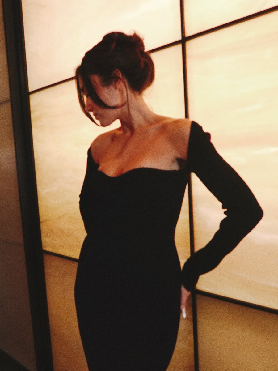 portalhandebr's tweet photo. “🐦‍⬛”

📲 | Hande Erçel via Instagram. https://t.co/Bl2CoHBXyK