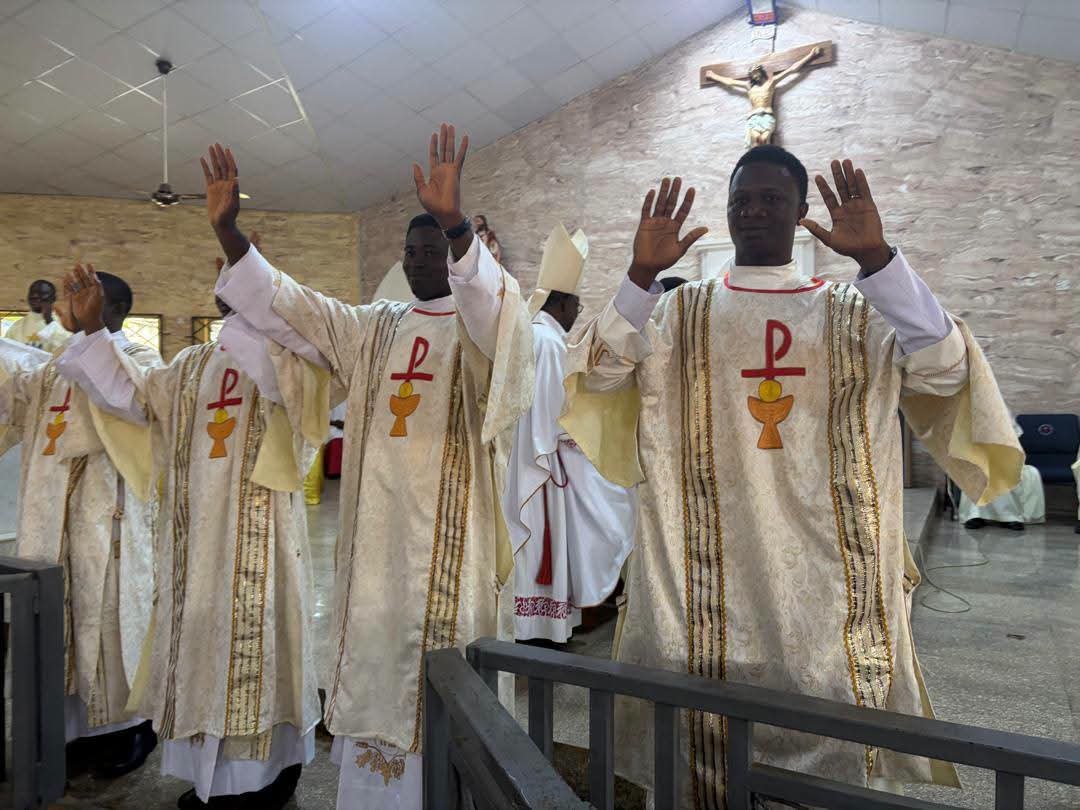 haywhyutd's tweet photo. A grandfather’s heart must be filled with indescribable joy to witness his grandson receive the sacred ministry of the transitory diaconate.

Rev. Timothy Senibi was present at St. Paul’s Catholic Church, Korede-Kabba, yesterday, as his grandson was ordained a deacon alongside three other seminarians. What a beautiful and grace-filled moment for the family, especially for a grandfather witnessing his grandson take another step towards the priesthood.

May the Lord bless the newly ordained deacons, strengthen them in their vocation, and grant them the grace to serve His people faithfully and generously. Amen.

📸 Catholic Diocese of Lokoja

#CatholicDioceseOfLokoja