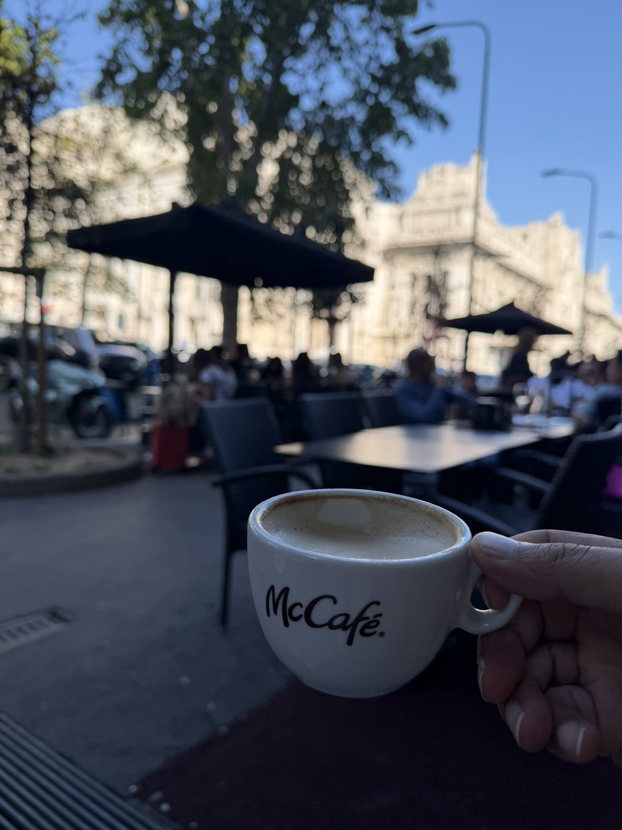 unawabs's tweet photo. Good morning 
#milan #italy https://t.co/2vaej0YdBT