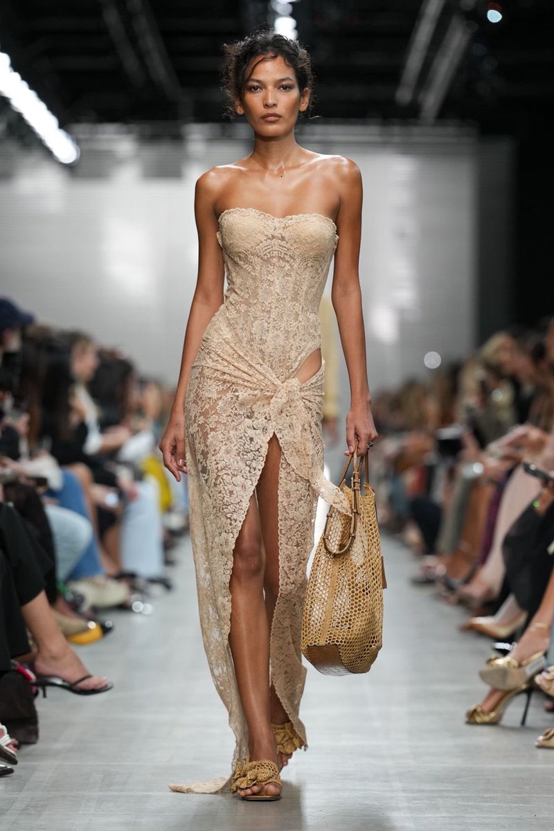 saintdoII's tweet photo. ermanno scervino spring 2027 rtw @ milan fashion week https://t.co/DFCUn4Porr