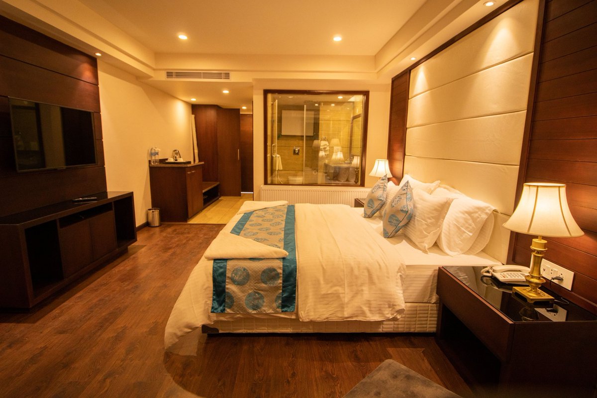 Hilstarholidays's tweet photo. 🌿Book your Ladakh hotel with Hillstar Holidays for comfortable rooms, scenic mountain views, trusted service, and seamless reservations. Enjoy a memorable Leh Ladakh holiday with convenient booking assistance. Call 7278582057 or 9903277934 for easy reservations. https://t.co/hlK3oelwzw