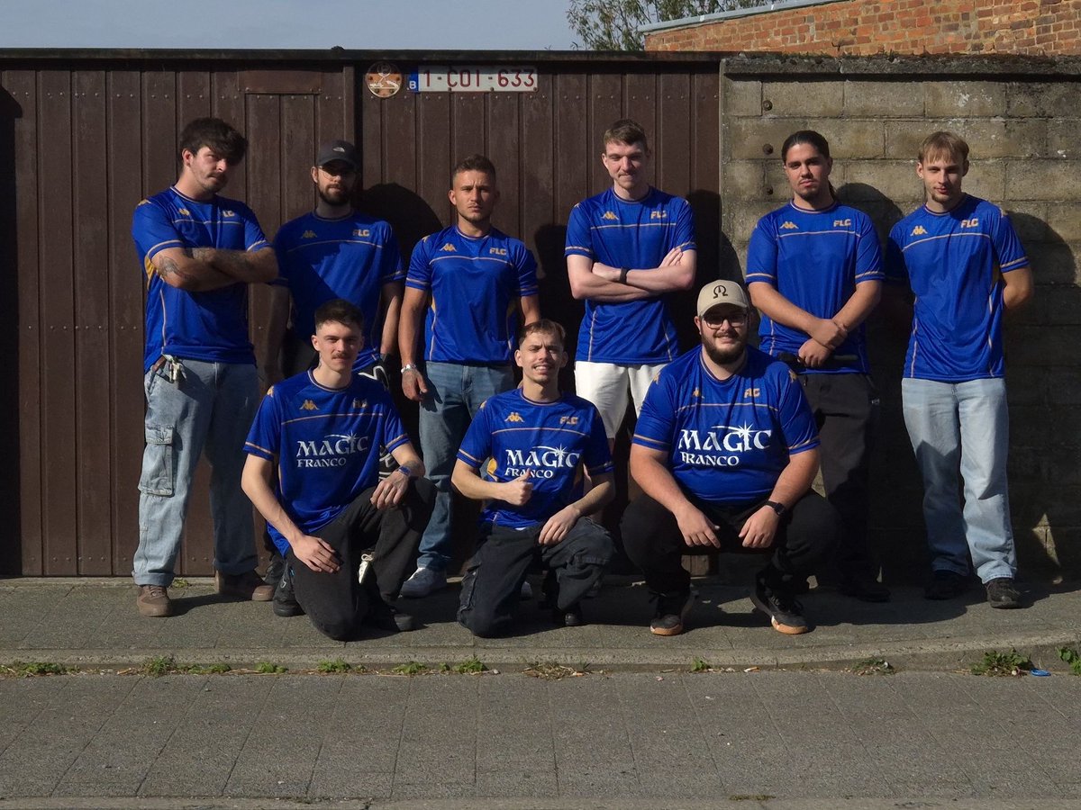 FLCclan_'s tweet photo. H-5 avant le début des Globals ! 🇧🇪

L'équipe est prête à soutenir @HutyFN tout le week-end. 💪

#FLCForEver ⚔️ https://t.co/W2zR1nnTiM