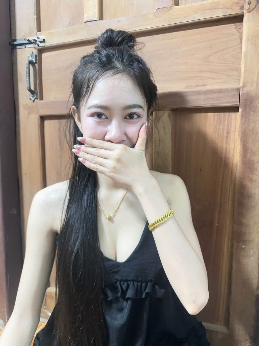 DomenicSanls's tweet photo. ตอนแรกก็ไม่เชื่อ จนกระทั่งลองใช้เอง... ไอเทมลับที่บิวตี้บล็อกเกอร์เกาหลีโหวตให้เป็นอันดับ 1!" 💖 ครีมกันแดดเนื้อซูเฟล่ บางเบา คุมมันนาน 🌼💛💨🌷🌻

. 600/1 💸

    👉🆔:  suntip5

ติดต่อลิงค์
https://t.co/ijoBEUVDe9
💞💕💕💕💕
   #รับงานอ่อนนุช📌
#รับงานสวนหลวง
รับงานอ่อนนุช https://t.co/mkAey3WqC4