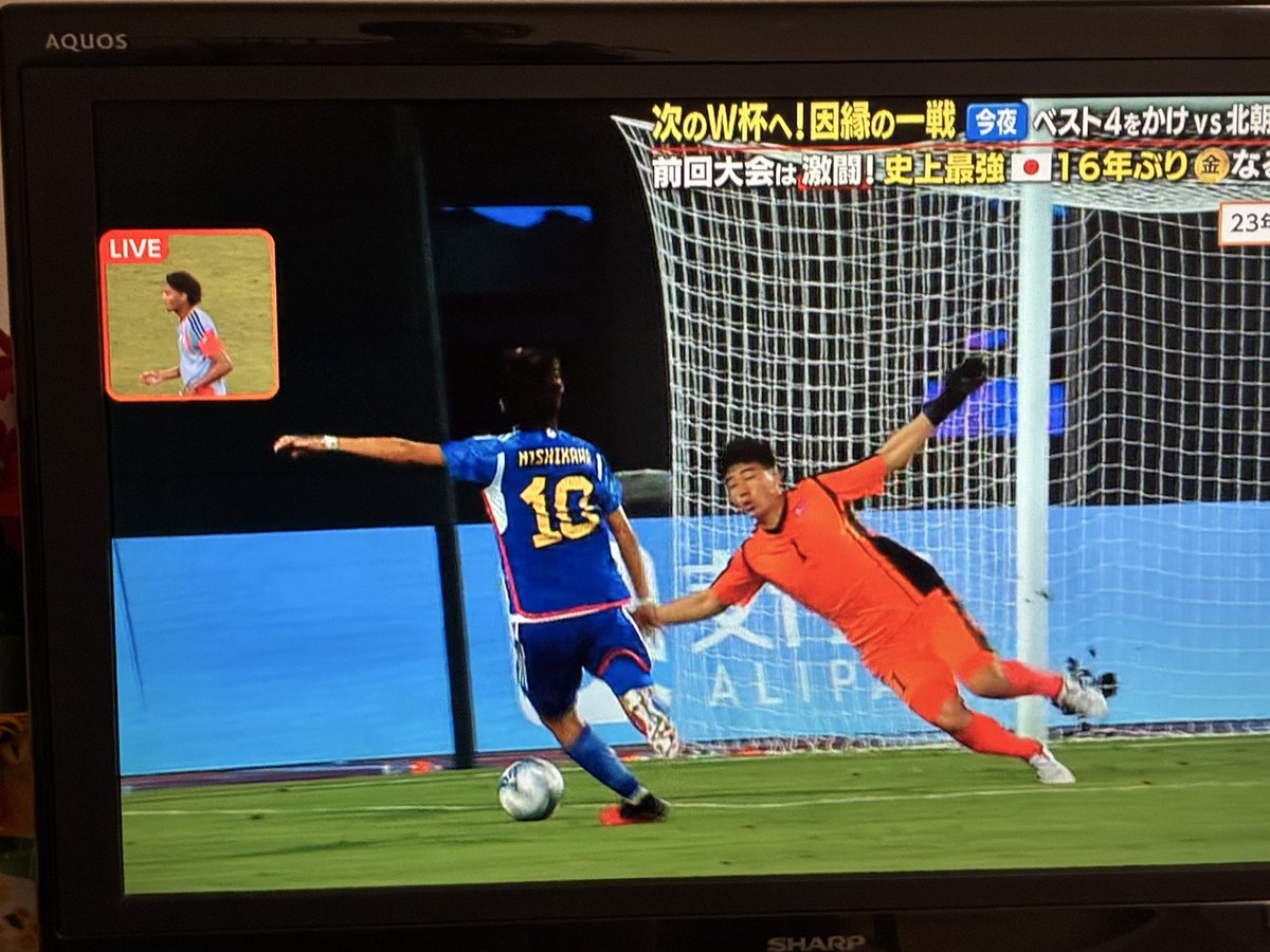 kohyu1952's tweet photo. TBSの非常識なフェイク中継。
大きなテロップで告知もせず、平然と3年前の日本対北朝鮮の試合を流して時間を潰した。映像使用料を北朝鮮に渡すのが目的か？！ https://t.co/tH2LhBTaaH