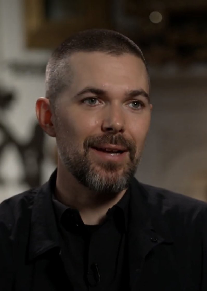 DiscussingFilm's tweet photo. Robert Eggers explains why he is directing a new ‘ROMEO &amp; JULIET’ movie:

“After ‘Werwulf’ I was writing another horror movie and it got so dark again that I was like, ‘I need a break,’ so I’ll just do something about 2 teenagers killing themselves.” https://t.co/jUpI37YidX