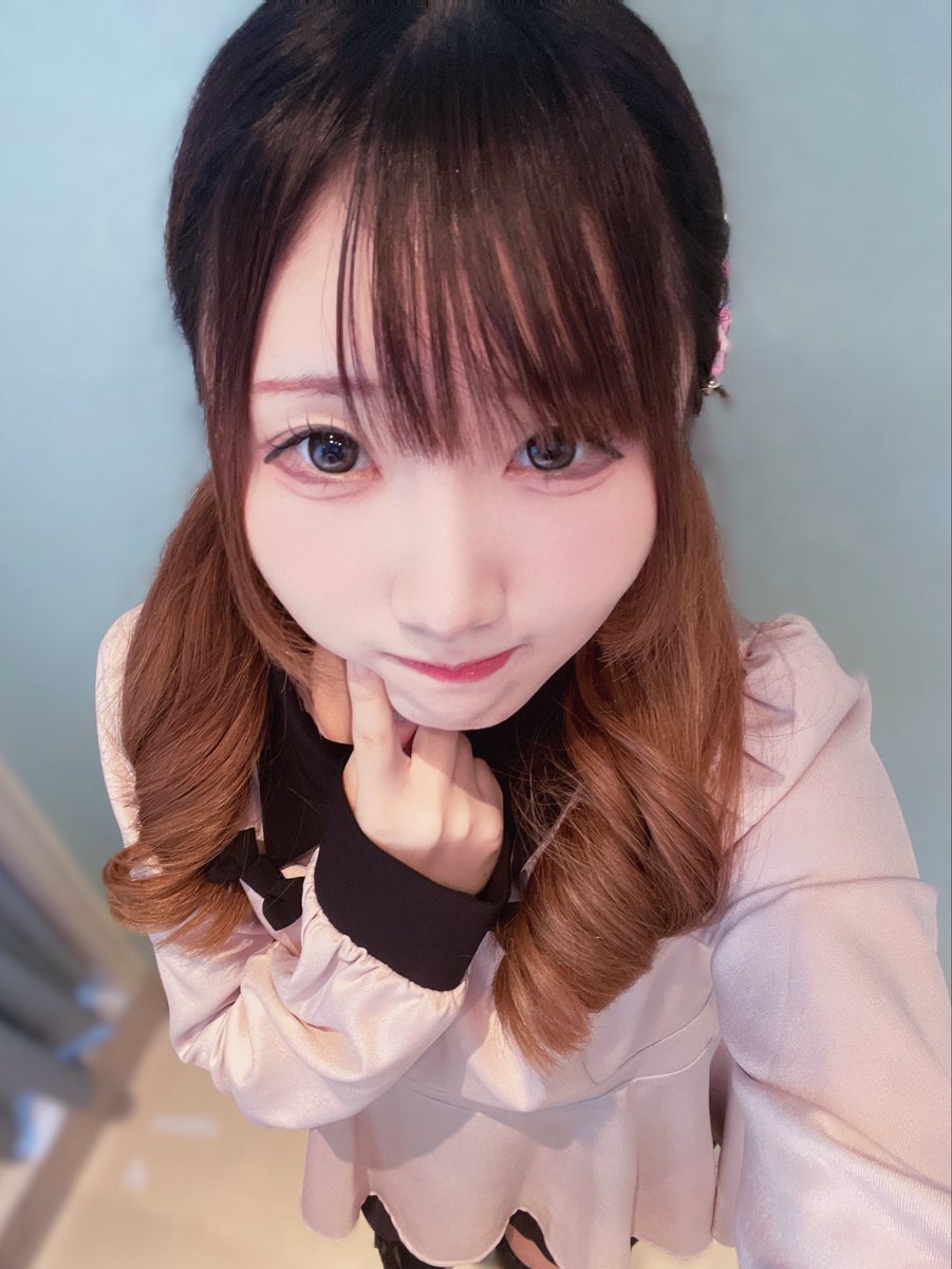suzu_oshiten's tweet photo. 目移りしたらゆるさないよ^._.^

#すすきの #札幌コンカフェ #コンカフェ嬢 #地雷系女子 https://t.co/dQktAqSkzV