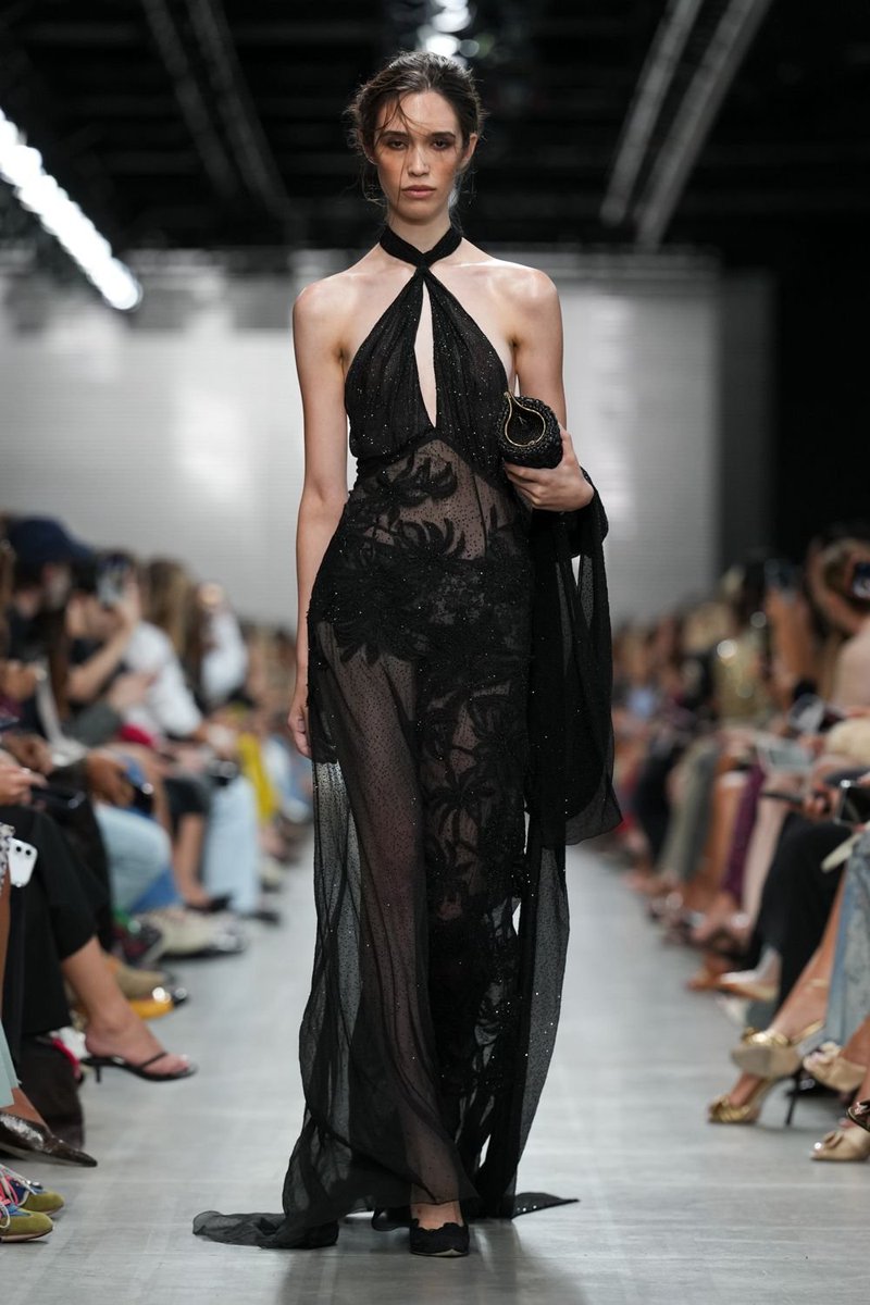 itgirlbackup's tweet photo. Ermanno Scervino ss27 https://t.co/C7hW1whnJ9