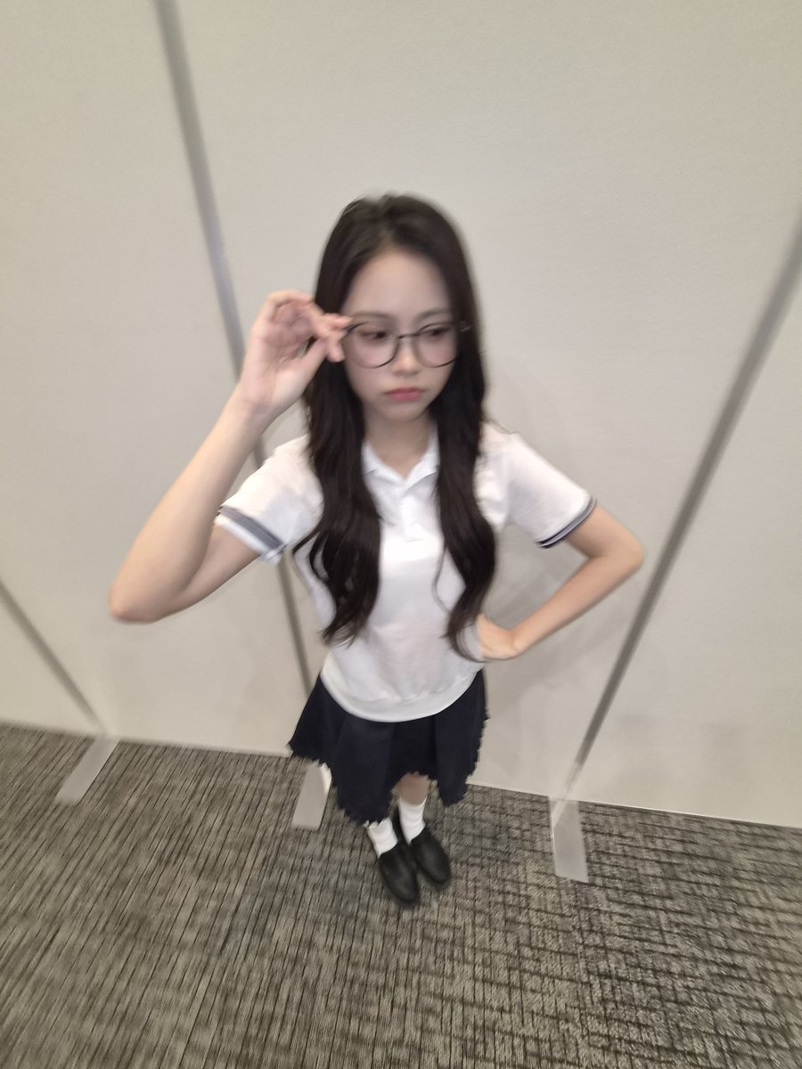H2HCARMEN_INA's tweet photo. 260926 #CARMEN Weverse Post (1)

Halo, ini Reumenping ~^_^
Pyong pyong ping 😼🤍

#Hearts2Hearts #카르멘
@Hearts2Hearts https://t.co/sI9Ru595d1