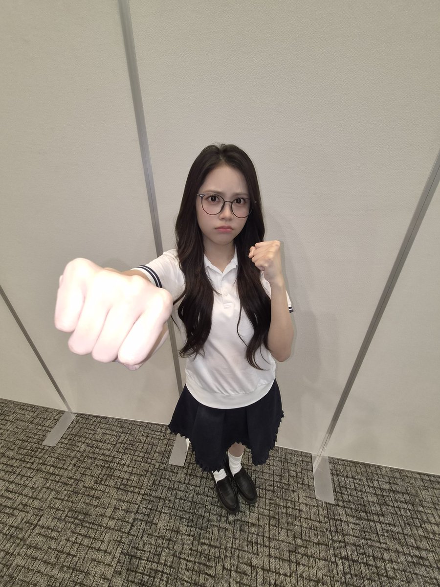 H2HCARMEN_INA's tweet photo. 260926 #CARMEN Weverse Post (1)

Halo, ini Reumenping ~^_^
Pyong pyong ping 😼🤍

#Hearts2Hearts #카르멘
@Hearts2Hearts https://t.co/sI9Ru595d1