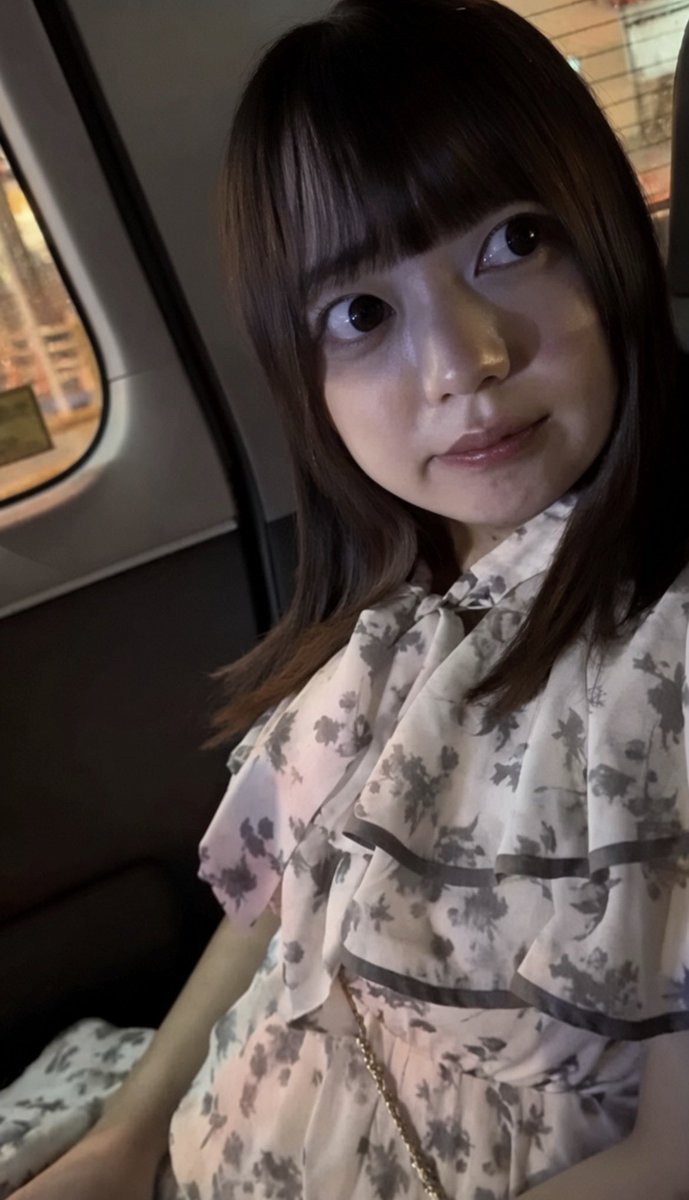 4raet's tweet photo. Gカップ美女

#美女 https://t.co/Qf9sue9HgG