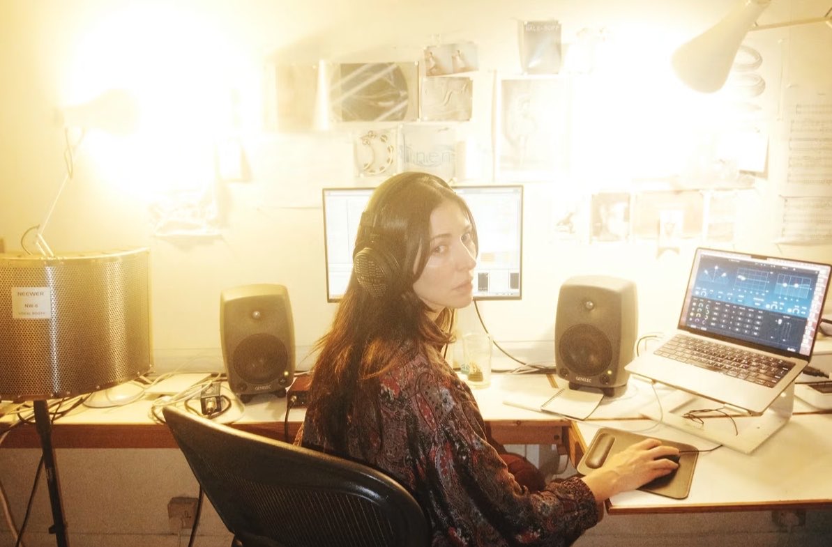 FKAY0NCE's tweet photo. 🚨CAROLINE POLACHEK IS IN THE STUDIO https://t.co/z3llWxSovR
