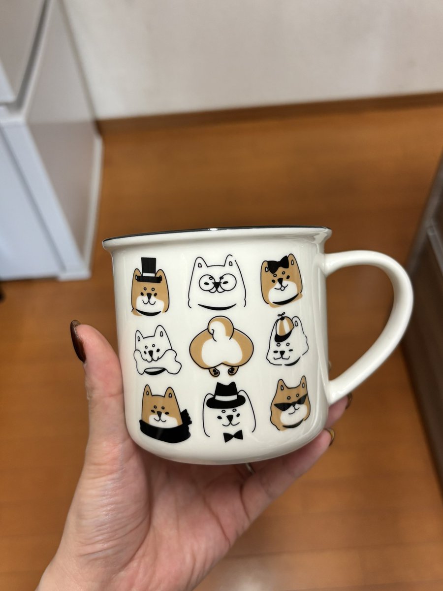 okoge_kawaii_i's tweet photo. ダイソーに可愛いマグカップ売ってた https://t.co/ofDsTzHdNC