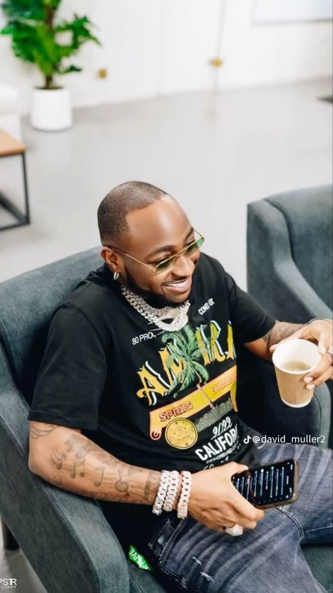g_letambari's tweet photo. OBO keeps giving us reasons to smile. ❤️ 001 forever. 🐐👑 https://t.co/X0f3D3ySFE