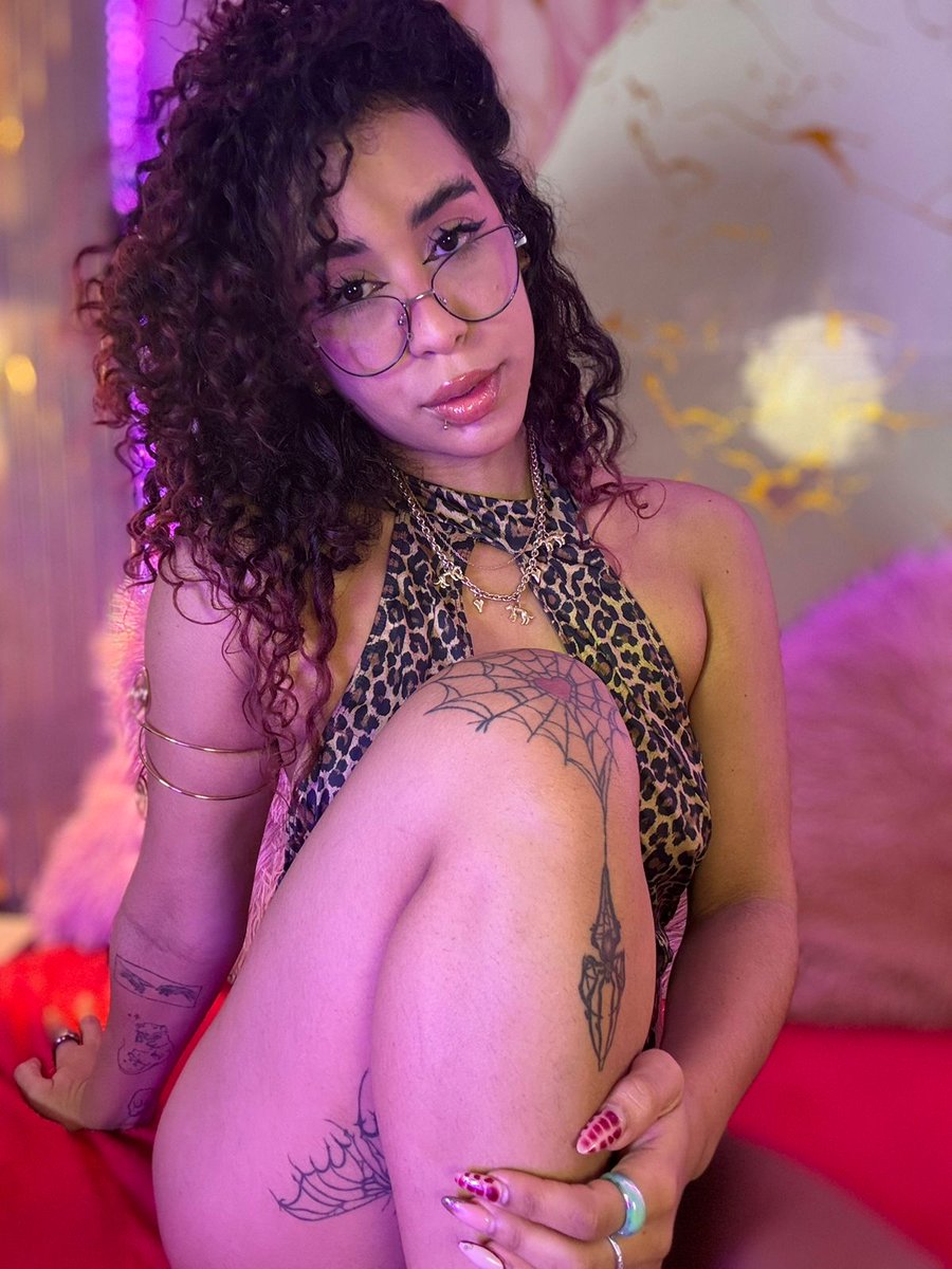 C4_Latinas's tweet photo. Collins_Daph🔥ＯＮＬＩＮＥ⇨ https://t.co/SkEo7zOqzG �� 
ＦＯＬＬＯＷ⇨ @CollinsDap41891 🤍
 
#cam4latina #diosa #sexmodel #chicawebcam #sensual #sexcam #striptease #webcamgirl #amateurporn #virtual #livesex https://t.co/UlaAjCLINj