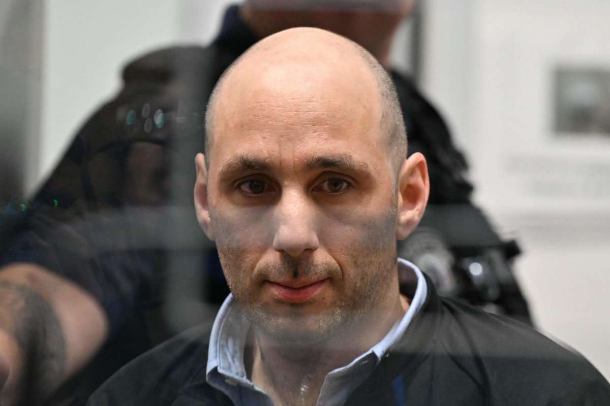 le_Parisien's tweet photo. 🔵 Cédric Jubillar surpris en plein acte sexuel au parloir de sa prison où il rencontrait une nouvelle visiteuse

➡️ https://t.co/MnsvdD5Ui1 https://t.co/gXKyZgmEhs