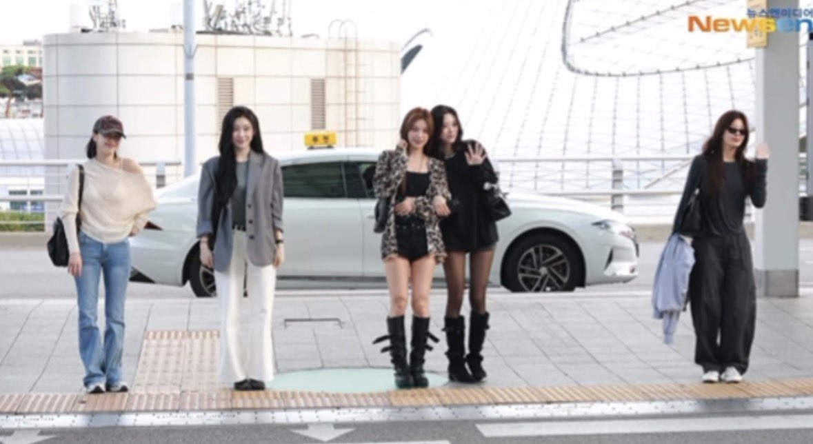 itzyfocusot5's tweet photo. [📸] 260926 | #ITZY at ICN airport!! https://t.co/QeWsyFRxsf