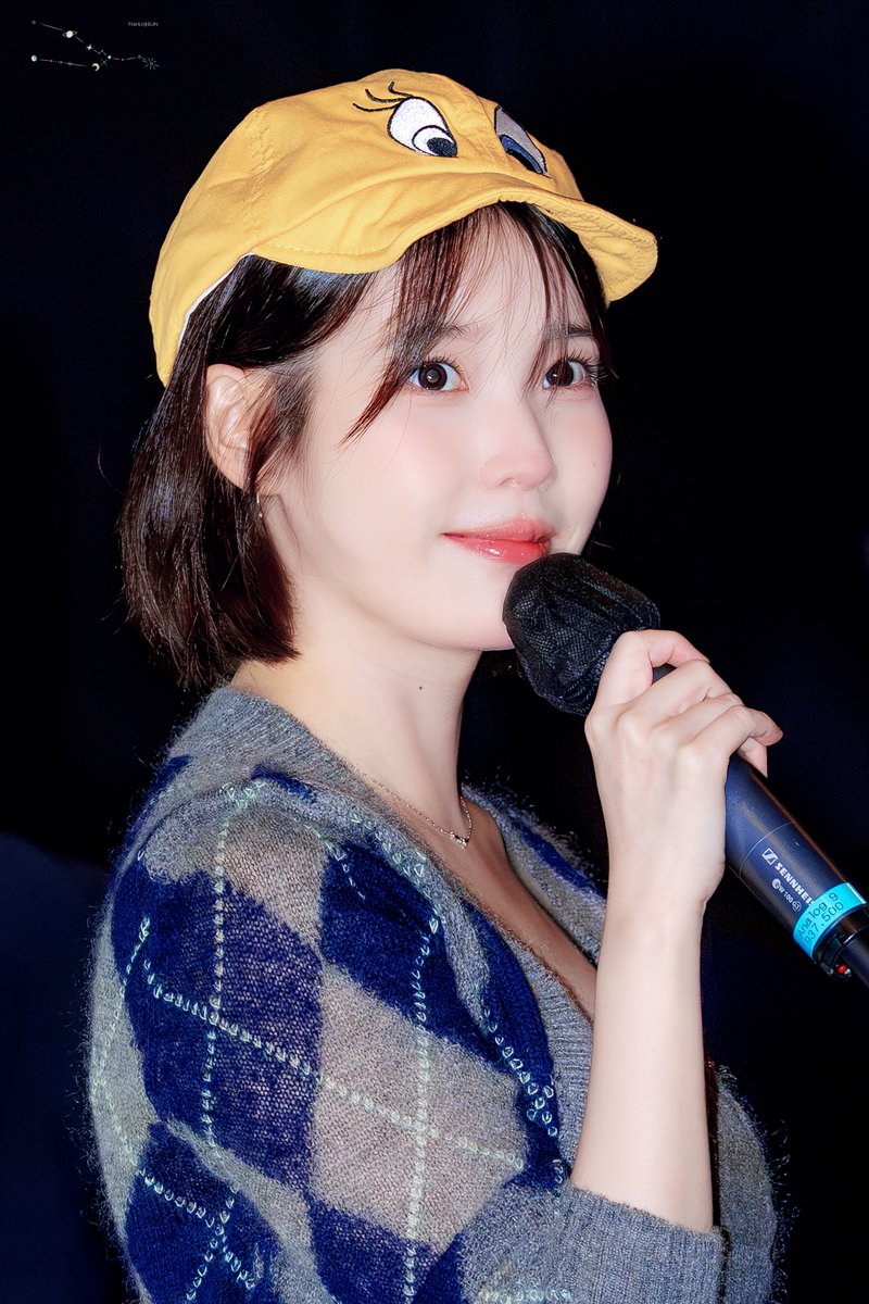 iu_snoopy's tweet photo. 260920 #아이유 무대인사 part.10 https://t.co/vsB0aoLoNq