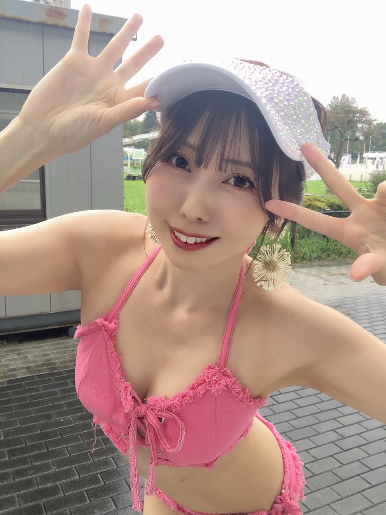 Ayami_Nishihara's tweet photo. #アサ芸プールパラダイス2026 
雨で寒い中ご来場いただきありがとうございました✨🛟
楽しすぎた🤣📸

チェキやオンライン物販たくさんありがとね🚩👼🏻

東京Lilyさんにお借りしたピンクの水着どうかな？？🦩🩷🩷🩷

#東京Lily https://t.co/kTfOaVTcjt