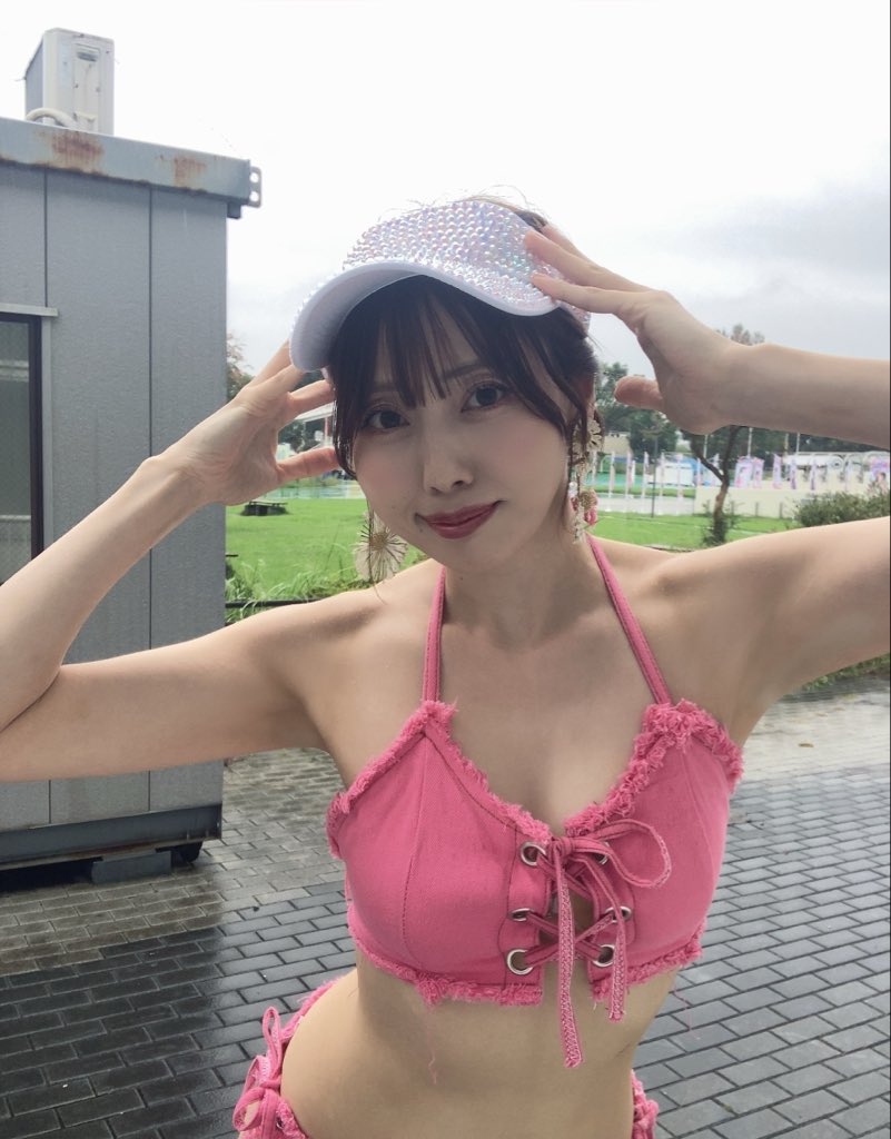 Ayami_Nishihara's tweet photo. #アサ芸プールパラダイス2026 
雨で寒い中ご来場いただきありがとうございました✨🛟
楽しすぎた🤣📸

チェキやオンライン物販たくさんありがとね🚩👼🏻

東京Lilyさんにお借りしたピンクの水着どうかな？？🦩🩷🩷🩷

#東京Lily https://t.co/kTfOaVTcjt