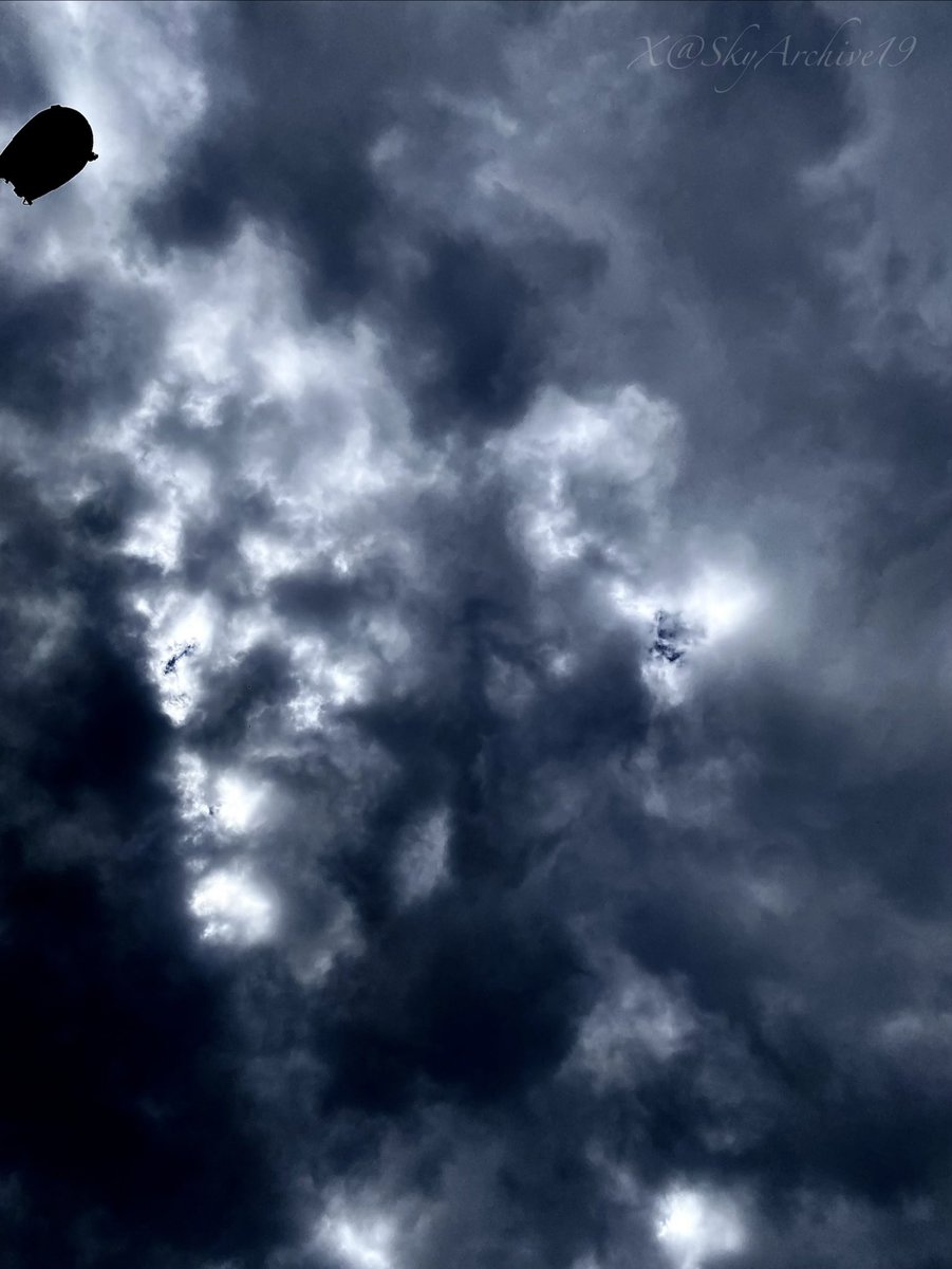 SkyArchive19's tweet photo. Cloud Drama

📸
Before / After ✏️ https://t.co/wNdtvF1JU8
