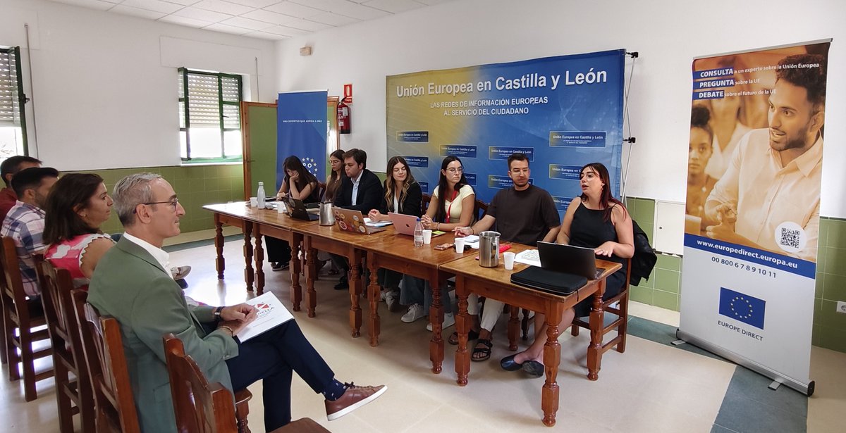 USAL_EC2U's tweet photo. 🇪🇸🇵🇹 | Our Local Coordinator Coral Ortega took part today in the Cross-Border Youth Meeting in Aldeadávila de la Ribera today, organized by @ED_Salamanca and the Europe Direct Centres of Castilla y León together with @Equipo_Europa  🇪🇺 https://t.co/nE9BP5cfx2