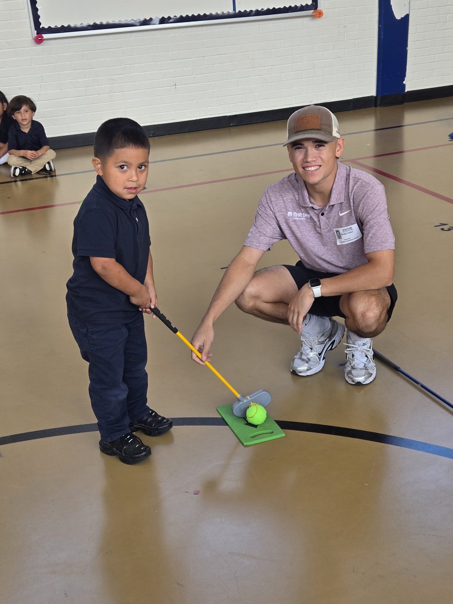LLHotchkissPE's tweet photo. The students are enjoying Coach Brooks @FirstTeeDallas! https://t.co/biHPcoKzrd