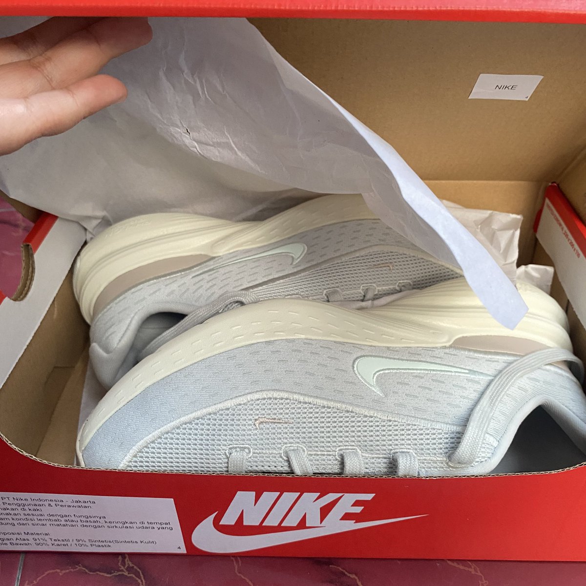 barelyfeelalive's tweet photo. I got new shoessssss♥️
Suka bgt warnanya cantikkk https://t.co/Hqg6Qrb3R9